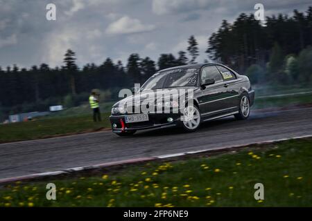 Riga LAtvia16-05-2021 Drift bmw driftet auf der Straße. Stockfoto