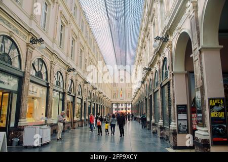 Brüssel, Belgien - 15 2018. Juni: Königliche Galerie Saint-Hubert in Brüssel, mit Spaziergängen und Shopping Stockfoto