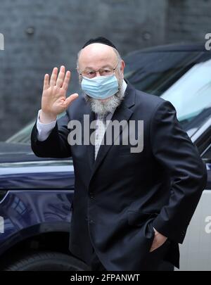 London, England, Großbritannien. Mai 2021. Der Oberrabbiner des Vereinigten Königreichs und des Commonwealth EPHRAIM MIRVIS kommt in der Downing Street 10 an, um sich mit dem britischen Premierminister Boris Johnson zu treffen. Kredit: Tayfun Salci/ZUMA Wire/Alamy Live Nachrichten Stockfoto