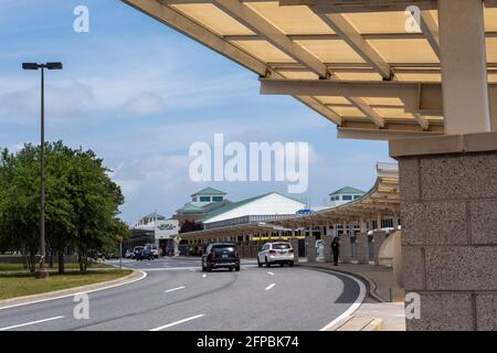 Der Destin-Fort Walton Beach Flughafen ist ein beliebter Einstiegspunkt für viele Urlauber, die Sonne, Meer und Sand in Florida und anderen Golfküstenstaaten suchen. Stockfoto