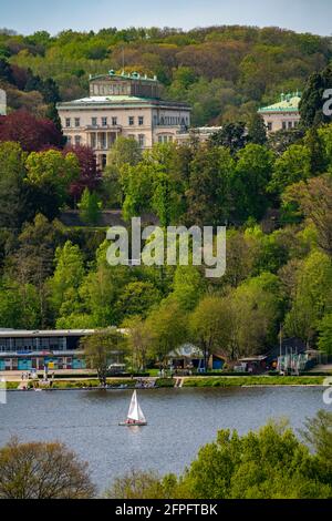 Villa Hügel, Sitz der Industriellenfamilie Krupp, oberhalb des Baldeney-Sees, heute Sitz der Alfried Krupp von Bohlen und Halbach-Stiftung, m Stockfoto