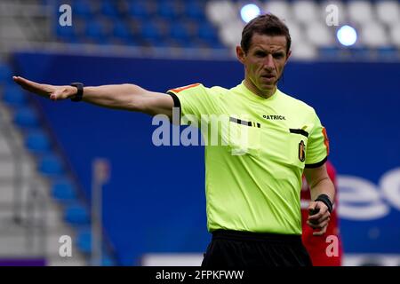 GENK, BELGIEN - 20. MAI: Schiedsrichter Jan Boterberg während des Spiels der Belgischen Pro League zwischen KRC Genk und dem Royal Antwerp FC in der Luminus Arena am 20. Mai 2021 in Genk, Belgien (Foto: Jeroen Meuwsen/Orange Picters) Stockfoto