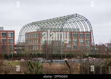 Farnborough Portable Airship Hangar vor der Restaurierung und Landschaftsgestaltung des Gebiets. Erbaute Fläche des Gewerbeparks. Baustelle Stockfoto