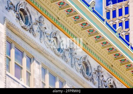 Das architektonische Detail des Van Antwerp-Gebäudes ist am 14. Mai 2021 in Mobile, Alabama, abgebildet. Das Gebäude wurde 1907 erbaut. Stockfoto