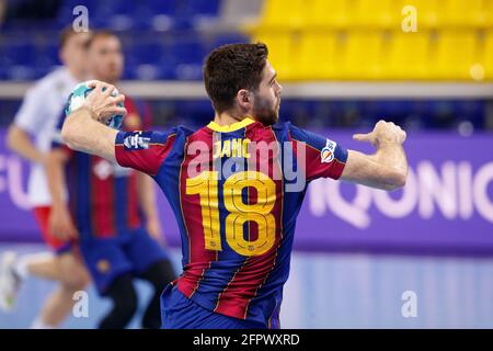 Barcelona, Spanien. Mai 2021. Blaz Janc vom FC Barcelona beim Viertelfinalspiel der EHF Champions League zwischen dem FC Barcelona und HC Meshkov Brest im Palau Blaugrana in Barcelona, Spanien. Quelle: David Ramirez/DAX/ZUMA Wire/Alamy Live News Stockfoto