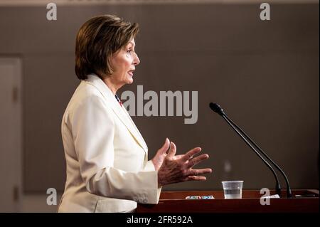 Washington, Usa. Mai 2021. Die Sprecherin des Hauses, Nancy Pelosi (D-CA), spricht auf ihrer wöchentlichen Pressekonferenz. Kredit: SOPA Images Limited/Alamy Live Nachrichten Stockfoto