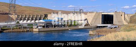 Panoramablick auf den Little Goose Dam am Snake River in Washington, USA Stockfoto