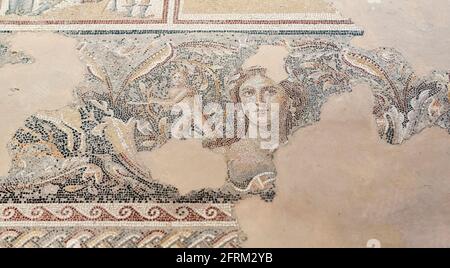 Details der Mona Lisa aus Galilee Porträt eine Szene aus der Hochzeit von Dionysos und Ariadne AKA Dionysos Mosaic, auf dem Boden der römischen Villa Stockfoto