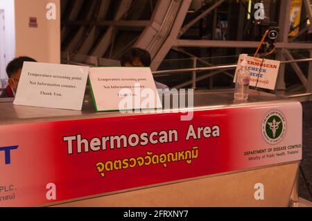 Das Thermoscan-Gebiet am internationalen Flughafen Suvarnabhumi während der Coronavirus-Epidemie. Bangkok, Thailand. 27. Februar 2020. © Kraig Lieb Stockfoto