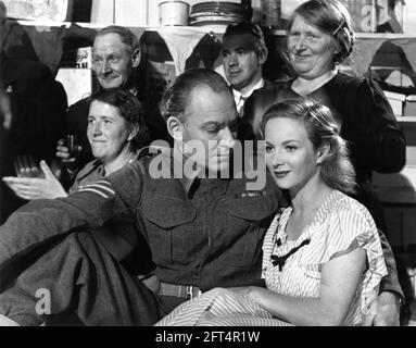 BRUCE SETON UND MORLAND GRAHAM IM WHISKY-ÜBERFLUSS! 1949 Regisseur ALEXANDER MACKENDRICK Roman Compton Mackenzie und Angus MacPhail Produzent Michael Balcon an Ealing Studios Production / General Film Distributors (GFD) Stockfoto