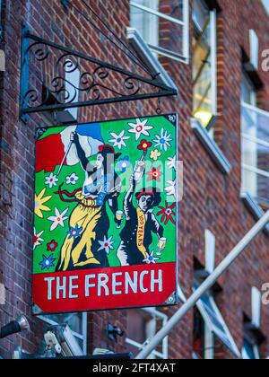 The French House Soho London - Sign onthe famous French House, 49 Dean Street, Soho, London, well known as a Haunt of Artists and Writers. Stockfoto