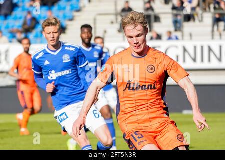 Lyngby, Dänemark. Mai 2021. Max Fenger (15) von Odense Boldklub, der während des 3F Superliga-Spiels zwischen Lyngby Boldklub und Odense Boldklub im Lyngby Stadium gesehen wurde. (Foto: Gonzales Photo/Alamy Live News Stockfoto