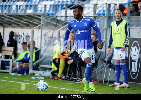 Lyngby, Dänemark. Mai 2021. Kevin Tshiembe (18) von Lyngby Boldklub wurde während des 3F Superliga-Matches zwischen Lyngby Boldklub und Odense Boldklub im Lyngby Stadium gesehen. (Foto: Gonzales Photo/Alamy Live News Stockfoto