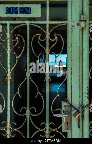 Das Strandrestaurant in hua hin ist während der Sperre geschlossen Stockfoto