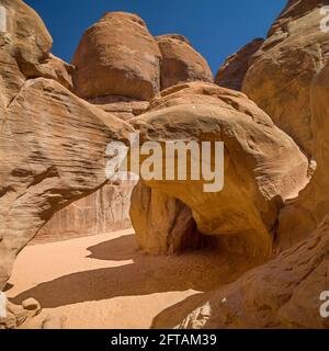 Sanddünen-Bogen im Arches National Park, Utah, USA. Stockfoto