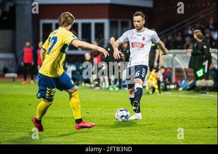 Aarhus, Dänemark. Mai 2021. Casper Hojer Nielsen (16) von Aarhus GF gesehen während des 3F Superliga-Spiels zwischen Aarhus GF und Broendby IF im Ceres Park in Aarhus. (Foto: Gonzales Photo - Morten Kjaer). Stockfoto