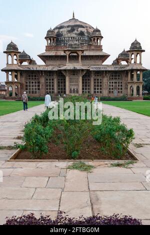 Die Tansen ka Muqbara oder das Grab von Tansen in Gwalior in der Region Madhya Pradesh in Indien. Es ist das Mausoleum des Vaters von Hindustani klassischen m Stockfoto