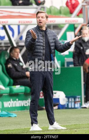 Trainer Florian KOHFELDT (HB) bei einem Verlust am Rande; Geste, Geste; Ratlosigkeit; Fußball 1. Bundesliga, 32. Spieltag, SV Werder Bremen (HB) - Bayer 04 Leverkusen (LEV) 0: 0, am 8. Mai 2021 in Bremen. Die DFL-Vorschriften verbieten die Verwendung von Fotos als Bildsequenzen und/oder quasi-Video Stockfoto