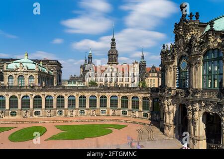 Fragment des Zwinger-Schlosses und Bau der Gemäldegalerie Alte Meister in Dresden Stockfoto