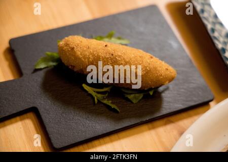 Gebratene Pizza typisch Kampanien Produkt Stockfoto