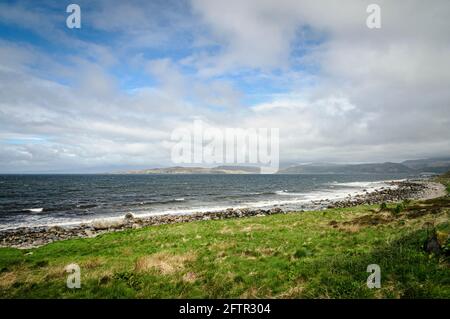 Ein Sommer-HDR-Bild von der Küste an der First Coast, nahe Ladie, im Nordwesten von Ross und Cromarty, Schottland, aus dem Jahr 3. 23 Mai 2014 Stockfoto