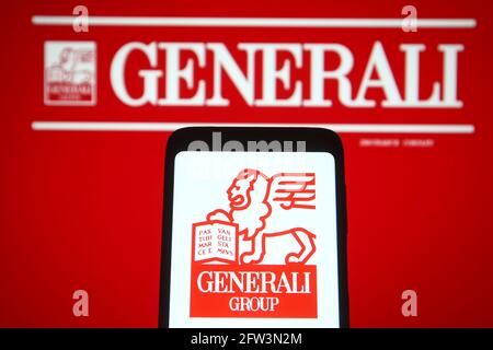 Ukraine. Mai 2021. In dieser Abbildung ist das Assicurazioni Generali-Logo einer italienischen Versicherungsgesellschaft auf einem Smartphone und einem pc-Bildschirm zu sehen. Kredit: SOPA Images Limited/Alamy Live Nachrichten Stockfoto