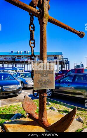 Ein rostiger Anker steht im Biloxi Small Craft Harbour, 8. Mai 2021, in Biloxi, Mississippi. (Foto von Carmen K. Sisson/Cloudybright) Stockfoto