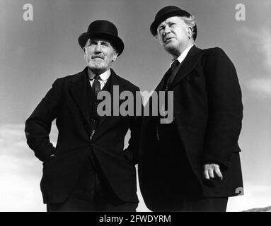 WYLIE WATSON UND MORLAND GRAHAM IM WHISKY-ÜBERFLUSS! 1949 Regisseur ALEXANDER MACKENDRICK Roman Compton Mackenzie Drehbuch Compton Mackenzie und Angus MacPhail Produzent Michael Balcon an Ealing Studios Production / General Film Distributors (GFD) Stockfoto