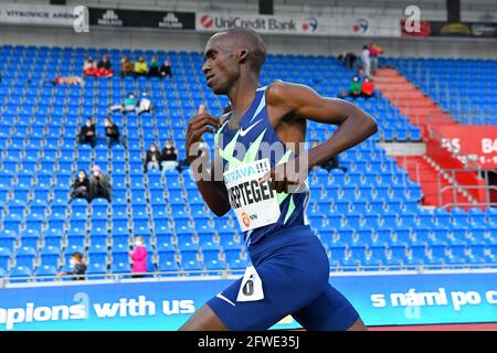 Joshua Cheptegei (UGA) gewinnt die 3.000m in 7:33.24 während des 60. Treffens der goldenen Spitze von Ostrava im Mestsky Stadium in Ostrava, Tschechische Republik Stockfoto