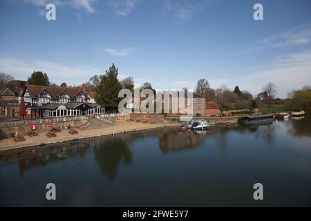 Blick auf die Themse in Wallingford, Oxfordshire in Großbritannien Stockfoto