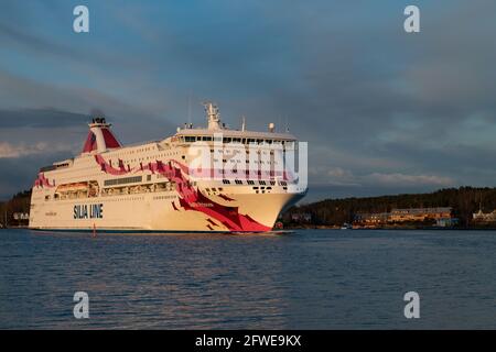 PKW-Passagierfähre Baltic Princess verlässt Turku zur Überfahrt über Nacht nach Stockholm, Schweden. Stockfoto