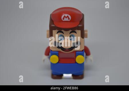 Ein Bild von Mario aus dem LEGO 71360 Super Mario Abenteuer mit Mario Starter Course Set Stockfoto