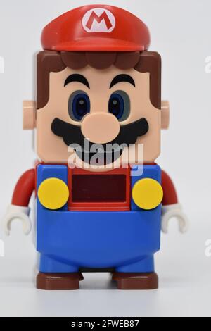 Ein Bild von Mario aus dem LEGO 71360 Super Mario Abenteuer mit Mario Starter Course Set Stockfoto