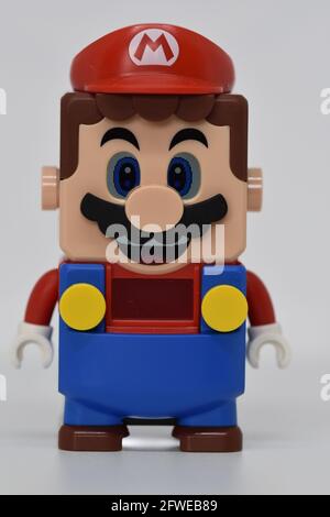 Ein Bild von Mario aus dem LEGO 71360 Super Mario Abenteuer mit Mario Starter Course Set Stockfoto