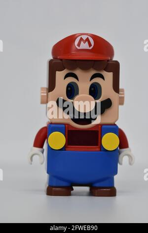 Ein Bild von Mario aus dem LEGO 71360 Super Mario Abenteuer mit Mario Starter Course Set Stockfoto