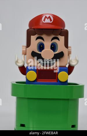 Ein Bild von Mario aus dem LEGO 71360 Super Mario Abenteuer mit Mario Starter Course Set Stockfoto