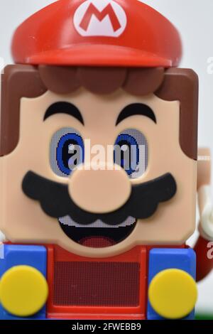 Ein Bild von Mario aus dem LEGO 71360 Super Mario Abenteuer mit Mario Starter Course Set Stockfoto