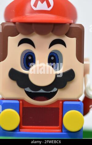 Ein Bild von Mario aus dem LEGO 71360 Super Mario Abenteuer mit Mario Starter Course Set Stockfoto