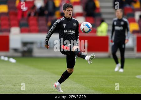 Brentford Community Stadium, London, Großbritannien. Mai 2021. English Football League Championship Football, Playoff, Brentford FC gegen Bournemouth; Christian Norgaard von Brentford Aufwärmen Kredit: Action Plus Sports/Alamy Live News Stockfoto