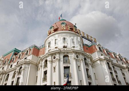 Das Hotel Negresco ist ein Hotel und Standort des Restaurants Le Chantecler, an der Promenade des Anglais in der Stadt Nizza, Frankreich. Stockfoto