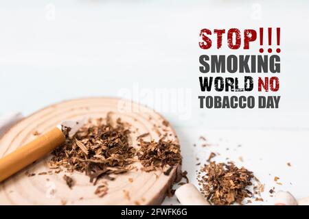 Drogen zerstören Familienkonzept. Beenden Sie das Rauchen für ein Leben auf Welt No Tobacco Tag Konzept. Welt kein Tabaktag. Stockfoto