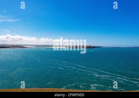 Blick von Pentire Point, Polzeath, Cornwall. Stockfoto