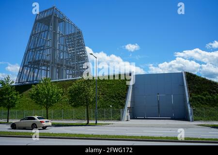 Blick auf das Blockheizkraftwerk Freiham, das sich in einem Neubaugebiet im Westen Münchens befindet. Es nutzt geothermische Energie. Stockfoto