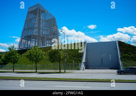 Blick auf das Blockheizkraftwerk Freiham, das sich in einem Neubaugebiet im Westen Münchens befindet. Es nutzt geothermische Energie. Stockfoto