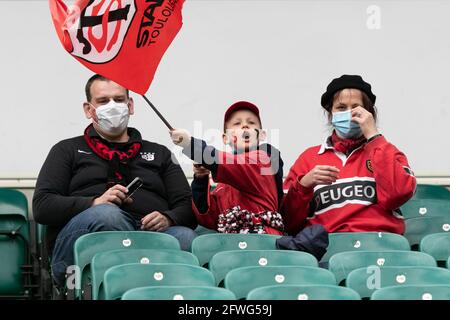 LONDON, GROSSBRITANNIEN. 22. MAI: Toulouse-Fans werden am Samstag, den 22. Mai 2021, während des Champions-Cup-Spiels zwischen La Rochelle und Toulouse im Twickenham Stadium, London, England, gesehen. (Kredit: Juan Gasparini, MI News) Kredit: MI Nachrichten & Sport /Alamy Live Nachrichten Stockfoto