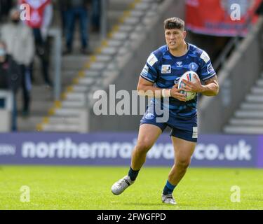 Eccles, Großbritannien. Mai 2021. Mitch Clark (23) von Wigan Warriors mit dem Ball in Eccles, Vereinigtes Königreich am 5/22/2021. (Foto von Simon Whitehead/News Images/Sipa USA) Quelle: SIPA USA/Alamy Live News Stockfoto