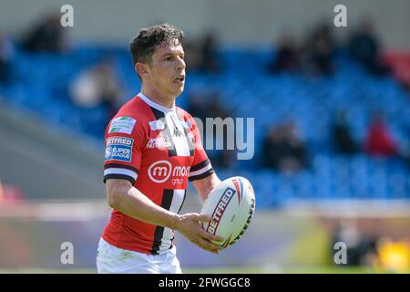 Eccles, Großbritannien. Mai 2021. Morgan Escare (1) von Salford Red Devils mit dem Ball in Eccles, Vereinigtes Königreich am 5/22/2021. (Foto von Simon Whitehead/News Images/Sipa USA) Quelle: SIPA USA/Alamy Live News Stockfoto