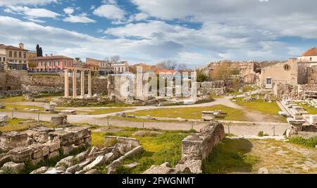 Hadrians Bibliothek, Nordseite der Akropolis von Athen in Griechenland. Stockfoto