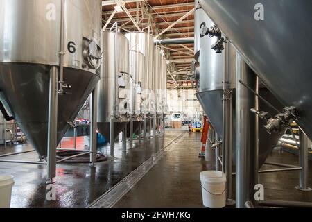 Biergrubensachen in einer Mikrobrauerei (Craft Brewery) - USA Stockfoto