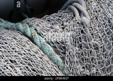 Fischernetz mit grünem Seil Stockfoto